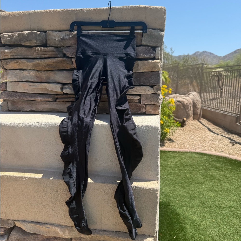 Leggings black with side ruffle women’s size small by CA Brazil